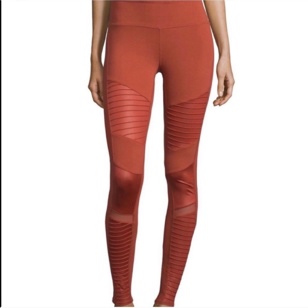 ALO Yoga Rust Leggings with Ribbed Design